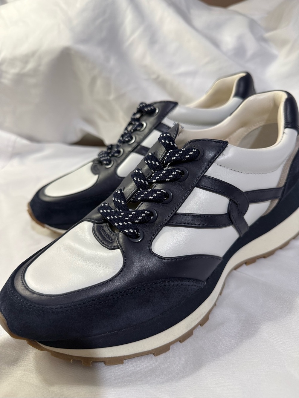 Veronica Beard Valentina Sneaker W/Size 8.5 
Color: Navy Multi
